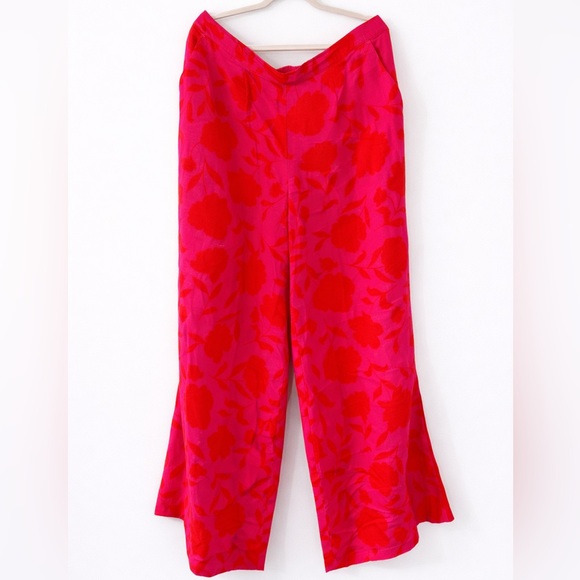 High-Waist Wide-Leg Pant in Bright Pink - Picture 2 of 9